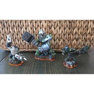 Skylanders Figures Lot of‎ 3 Trap Team Earth Characters Action Figures